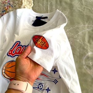 NWT, cotton Tshirt unisex. Size xl, fits large relax